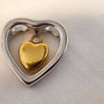 Anima Tierbestattung: Ascheschmuck AP399 - Zweiteiliges Herz Silber Gold aus Edelstahl
